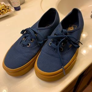 VANS Never Worn Classic Authentic Navy/Blue and Gum Sole Mens 5.5 // Womens 7